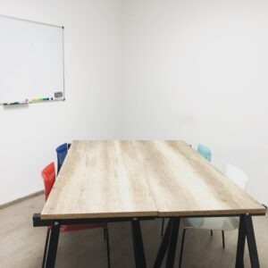 salle de réunion 2 à 8 personnes